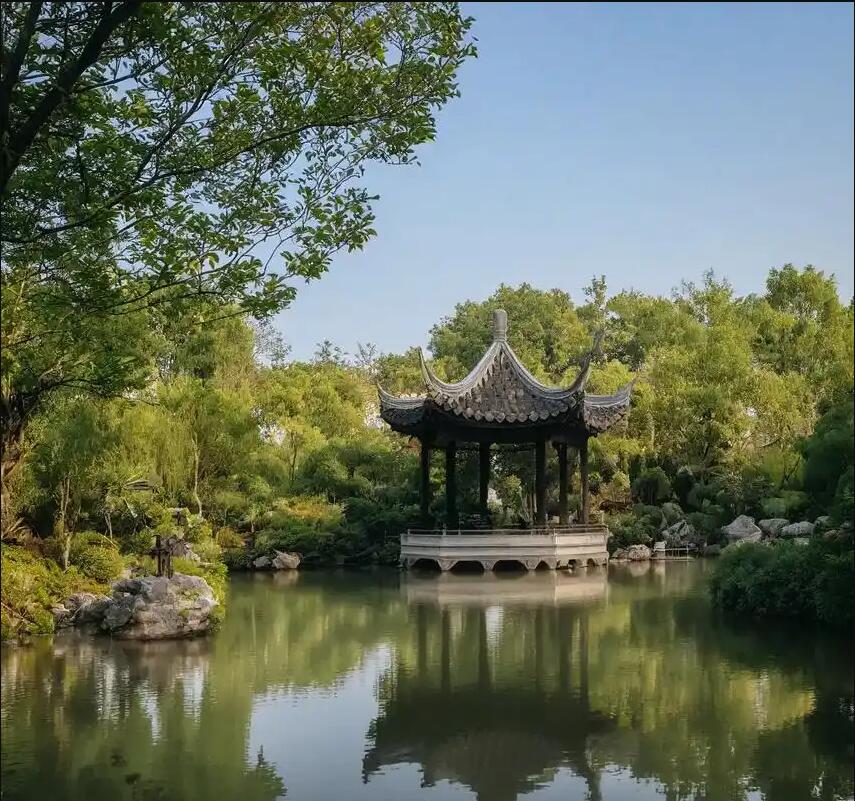 云浮雨双房地产有限公司